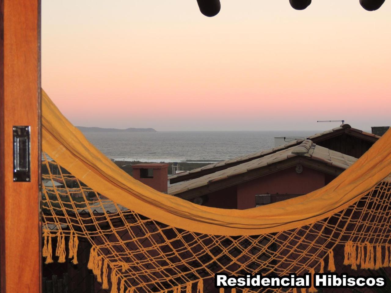Residencial Hibiscos - Vista Mar Villa กาโรปาบา ภายนอก รูปภาพ
